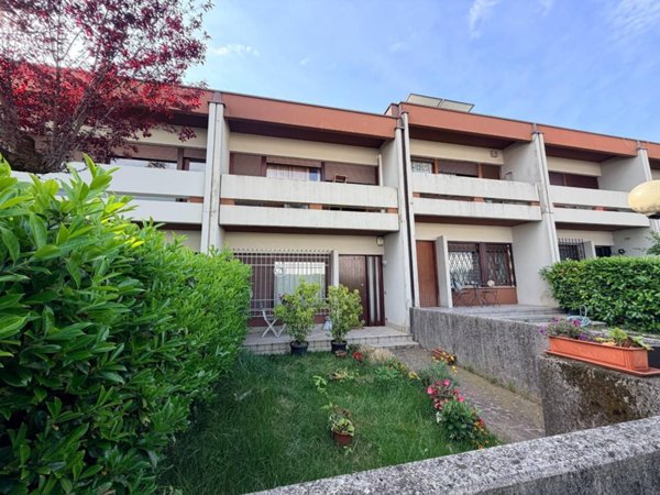 casa indipendente in vendita ad Udine in zona Paparotti