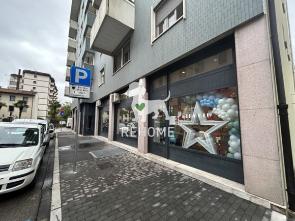 negozio in vendita ad Udine in zona Centro Storico