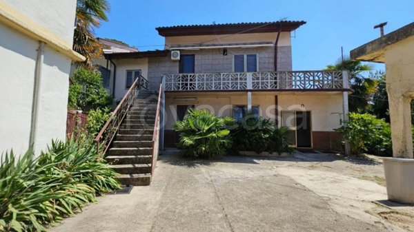 casa indipendente in vendita ad Udine in zona Cussignacco
