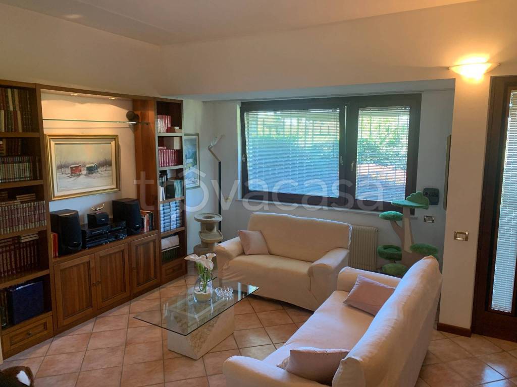 casa indipendente in vendita ad Udine in zona Vât