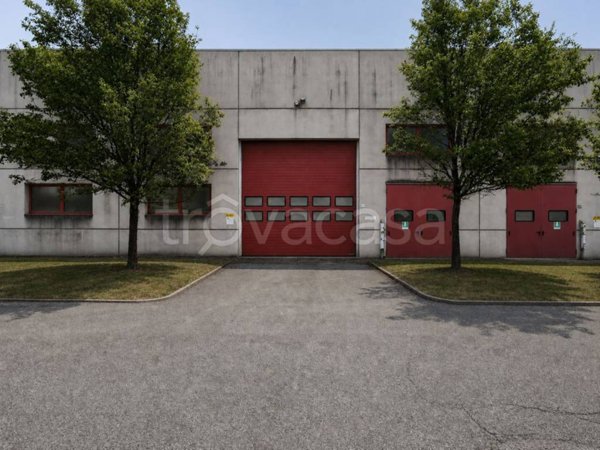locale commerciale in vendita ad Udine