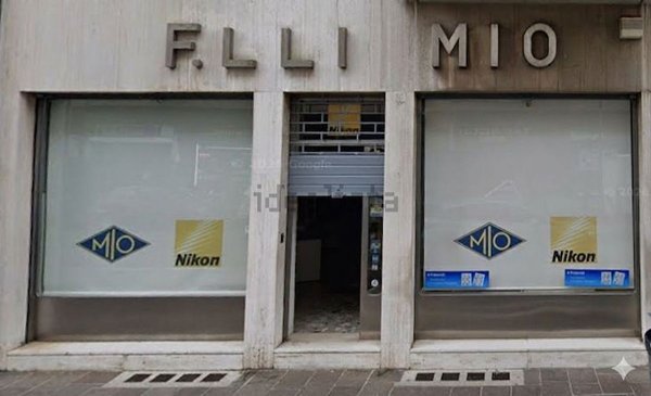 negozio in vendita ad Udine