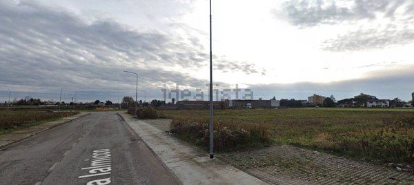 terreno edificabile in vendita ad Udine in zona Paparotti