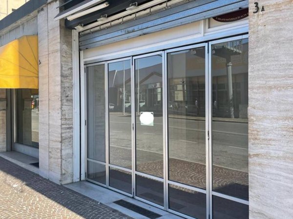 negozio in vendita ad Udine