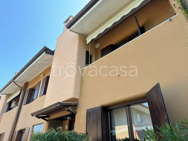 casa indipendente in vendita ad Udine in zona Rizzi