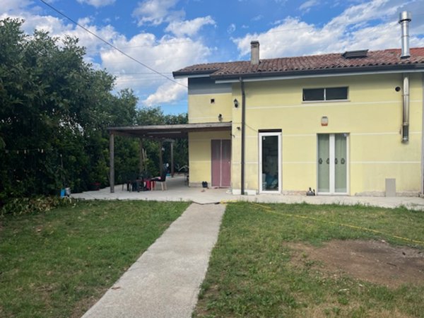 casa indipendente in vendita ad Udine