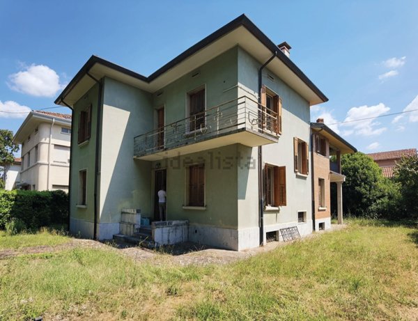 casa indipendente in vendita ad Udine in zona Centro Storico