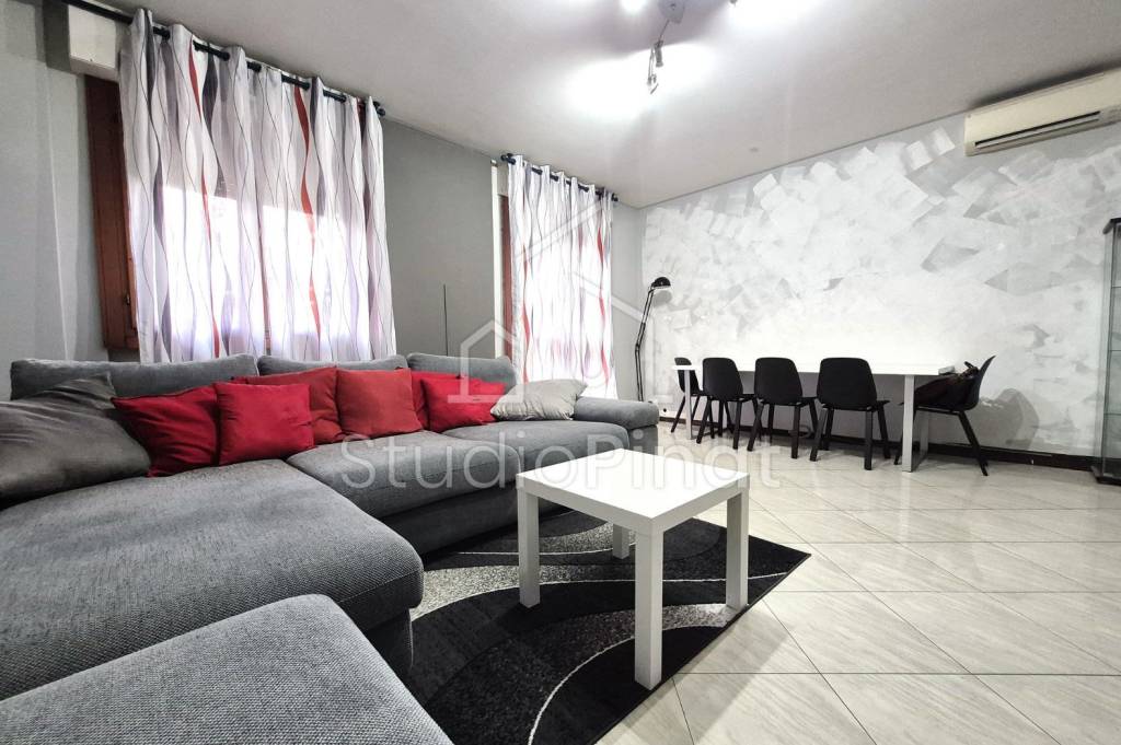 appartamento in vendita ad Udine in zona Vât