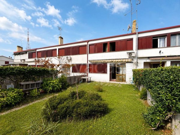 casa indipendente in vendita ad Udine in zona Baldasseria