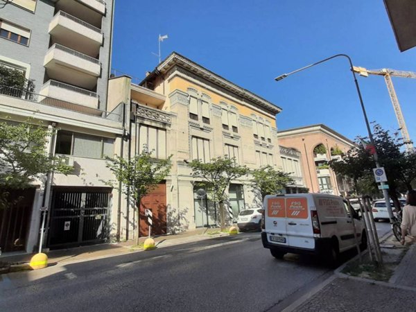 negozio in vendita ad Udine