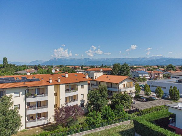 appartamento in vendita ad Udine in zona Vât