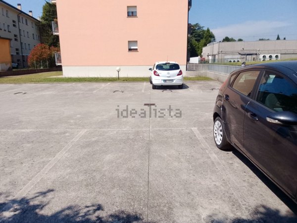 box auto in vendita ad Udine