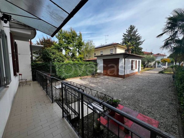 casa indipendente in vendita ad Udine in zona Cormor