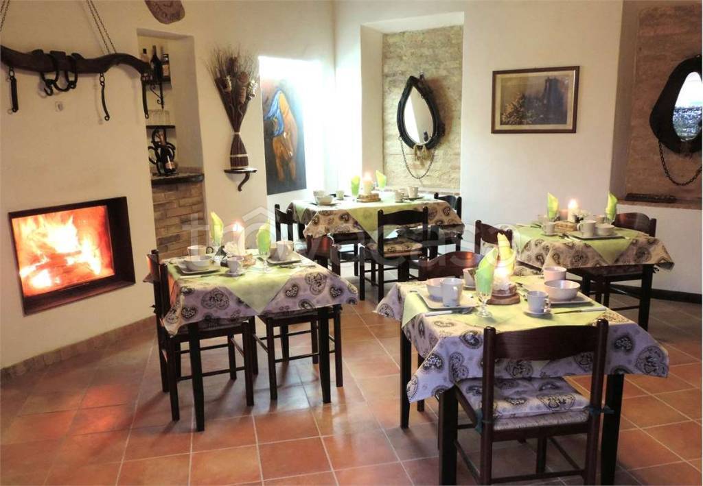 negozio in vendita a Varmo in zona Romans
