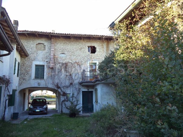 casa indipendente in vendita a Varmo in zona Romans