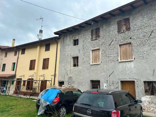 casa indipendente in vendita a Varmo in zona Romans