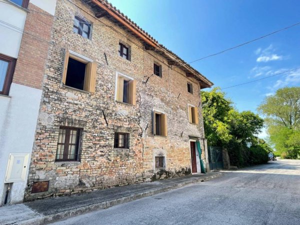 casa indipendente in vendita a Varmo in zona Canussio