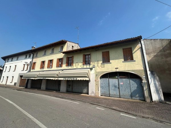 appartamento in vendita a Varmo in zona Romans