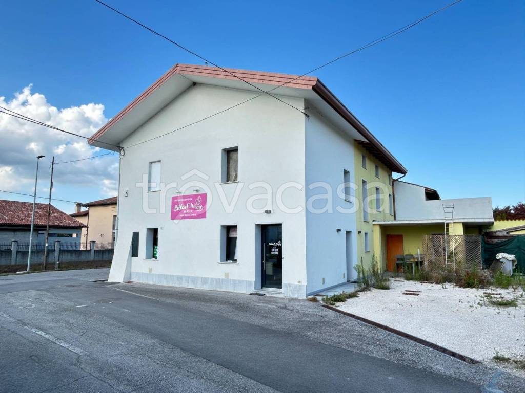 negozio in vendita a Varmo in zona Belgrado