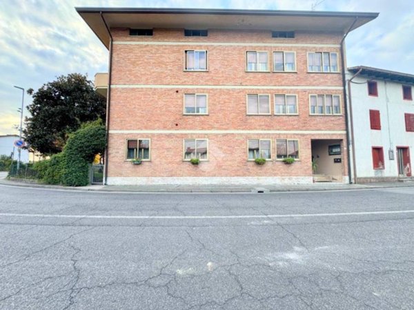 appartamento in vendita a Varmo in zona Roveredo