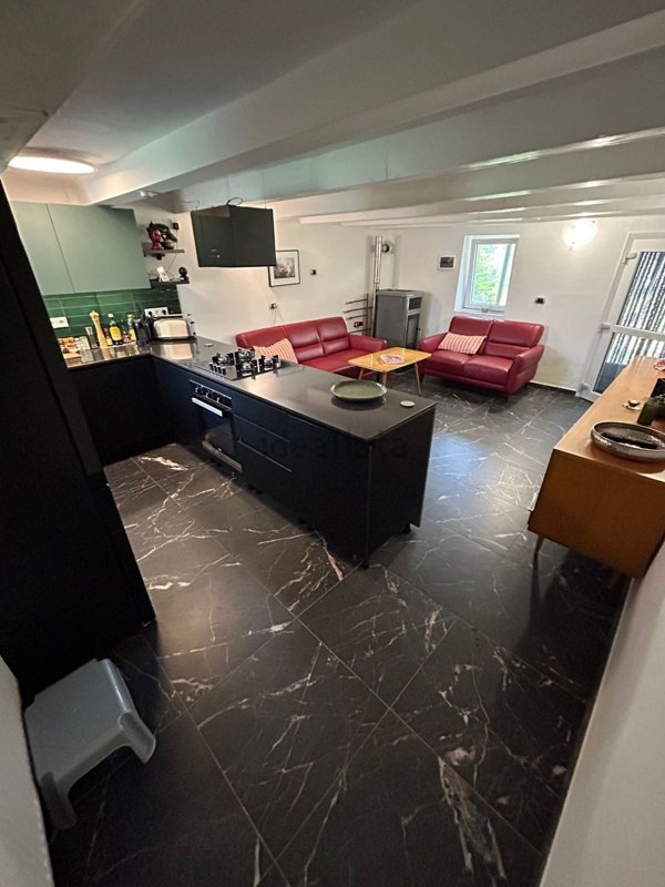 esavano in vendita a Varmo