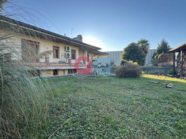 casa indipendente in vendita a Varmo