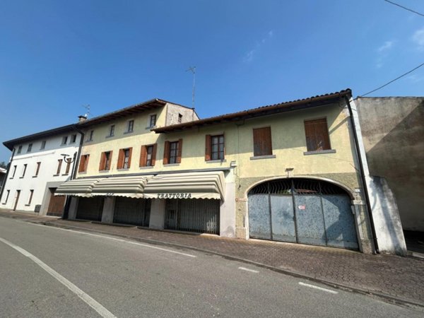 casa semindipendente in vendita a Varmo in zona Romans