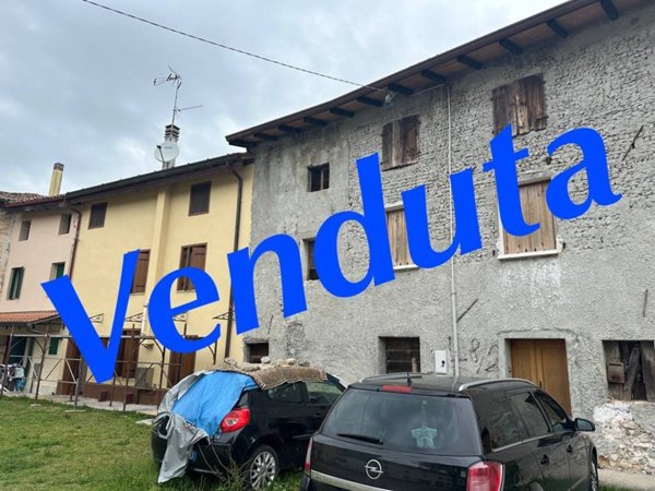 casa indipendente in vendita a Varmo in zona Romans