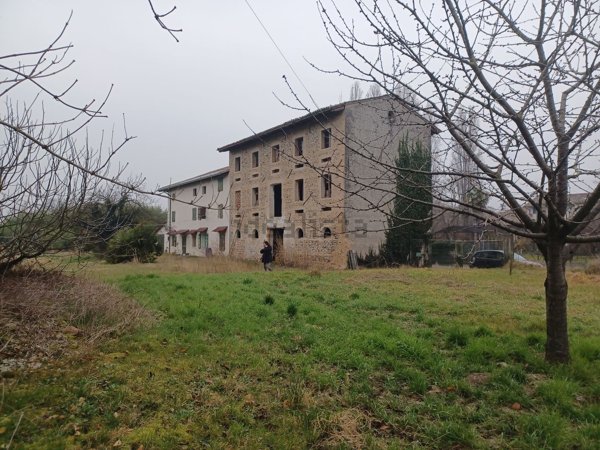 casale in vendita a Varmo in zona Santa Marizza