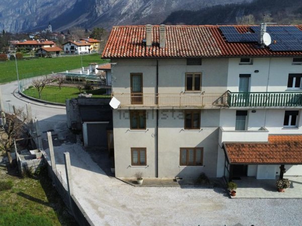casa indipendente in vendita a Venzone