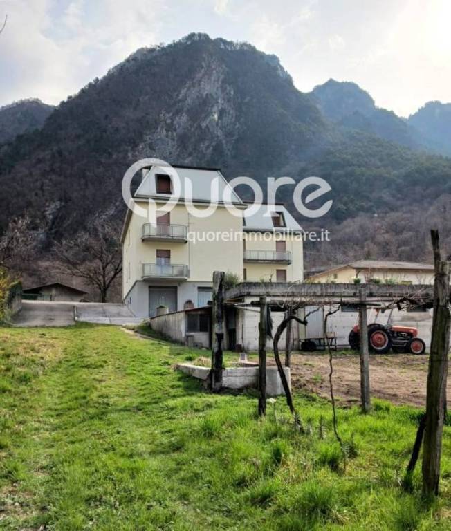 casa indipendente in vendita a Venzone