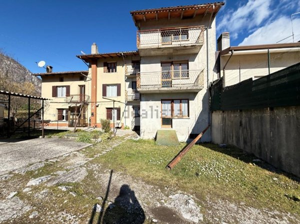 casale in vendita a Venzone