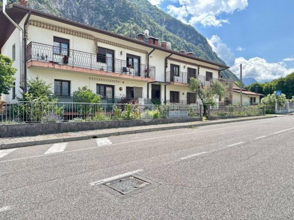 appartamento in vendita a Venzone in zona Carnia