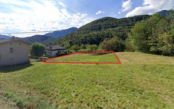 terreno edificabile in vendita a Verzegnis