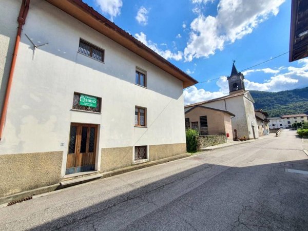 casa indipendente in vendita a Verzegnis