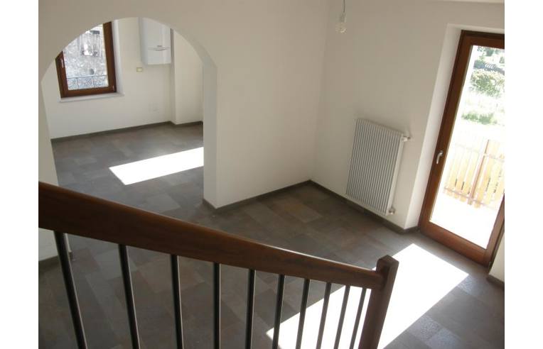 appartamento in vendita a Verzegnis in zona Chiaicis