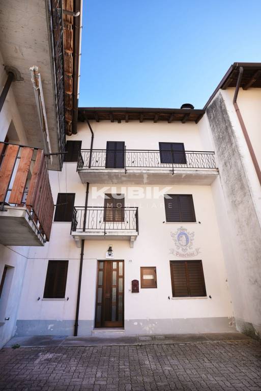 casa indipendente in vendita a Verzegnis in zona Intissans