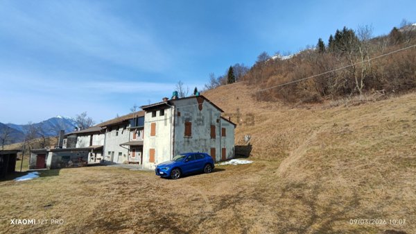 casa indipendente in vendita a Verzegnis