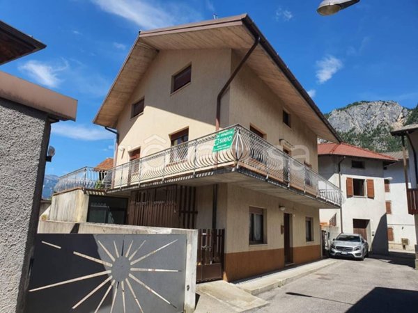 casa indipendente in vendita a Villa Santina in zona Invillino