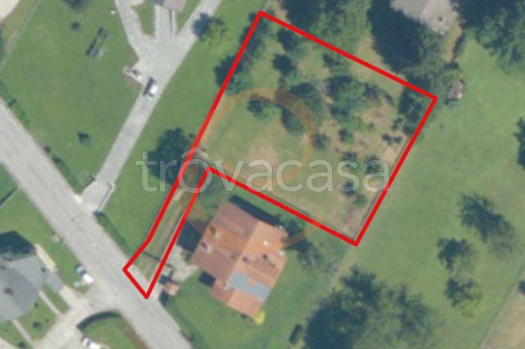 terreno edificabile in vendita a Villa Santina