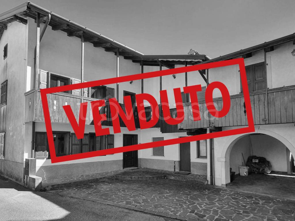 casa indipendente in vendita a Villa Santina