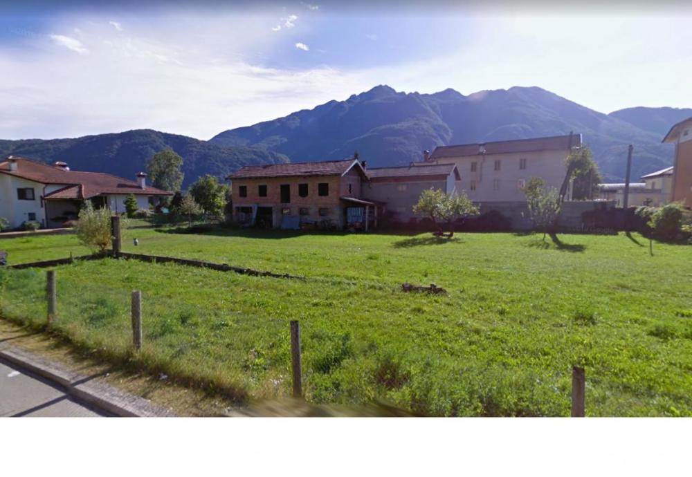 terreno edificabile in vendita a Villa Santina