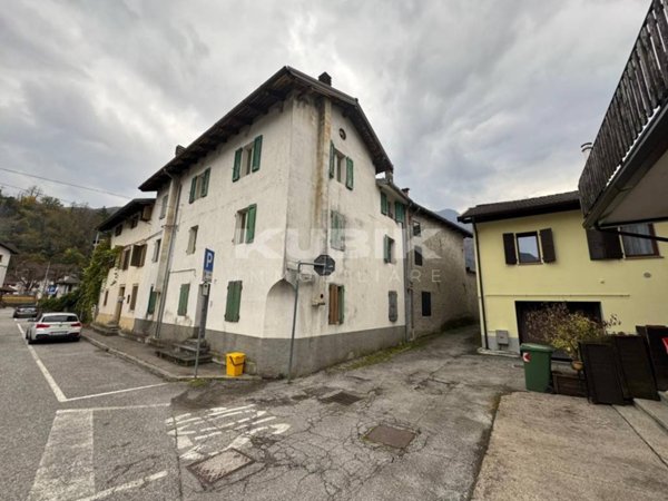 casa indipendente in vendita a Villa Santina in zona Invillino