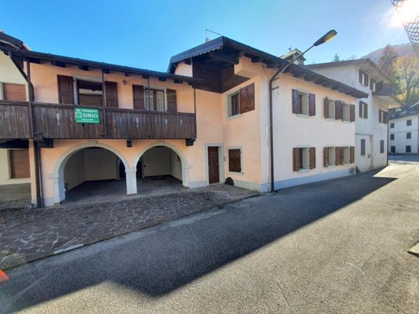 casa indipendente in vendita a Villa Santina in zona Invillino