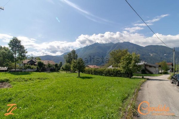 terreno edificabile in vendita a Villa Santina