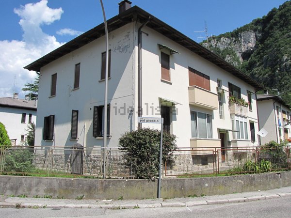 casa indipendente in vendita a Villa Santina