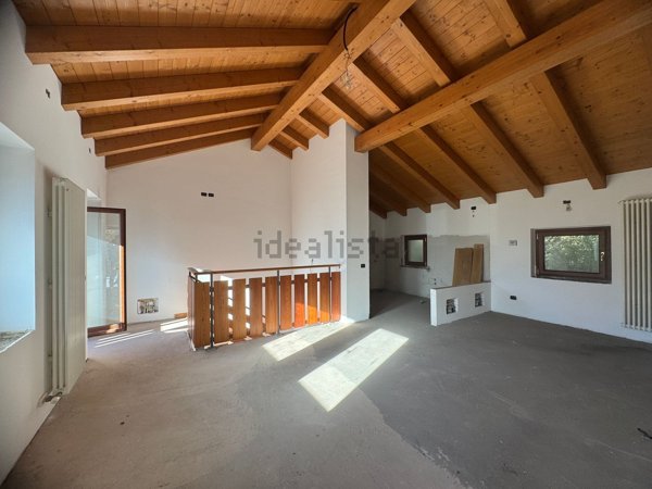 casa indipendente in vendita a Villa Santina