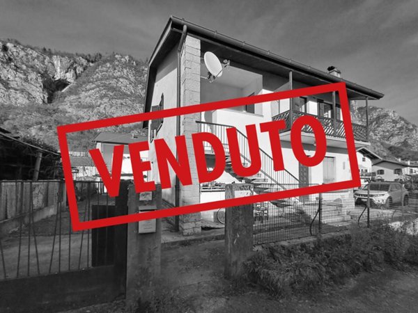 casa indipendente in vendita a Villa Santina