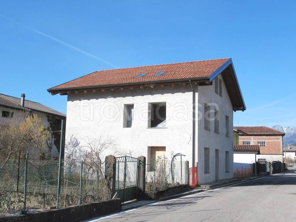 casa indipendente in vendita a Villa Santina in zona Invillino