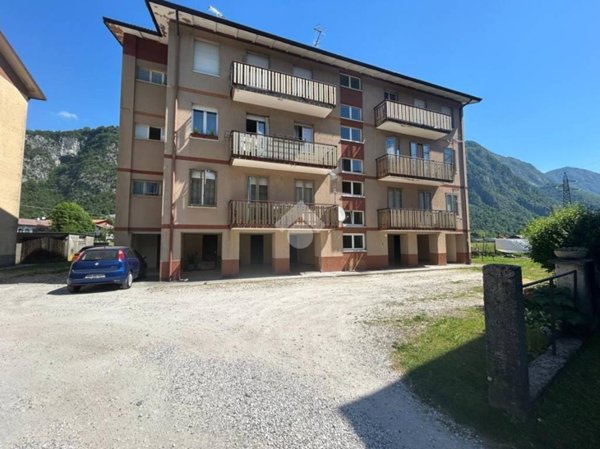casa indipendente in vendita a Villa Santina in zona Invillino